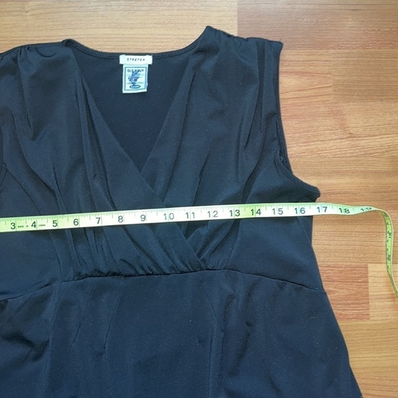 Old Navy women’s black maternity dress Size medium - Picture 5 of 6